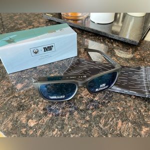 New, Dragon Alliance Mike Fanning Signature BAILE XL LL POLAR sunglasses.